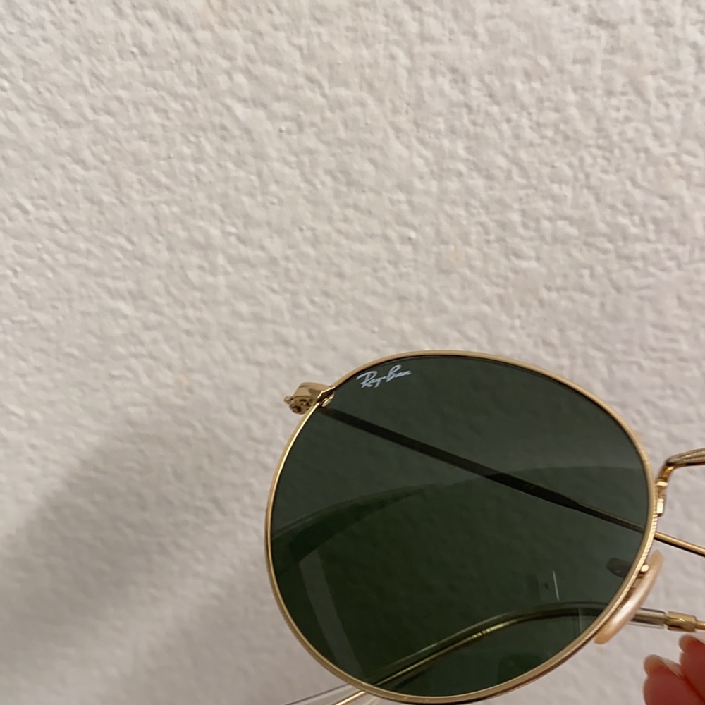 Ray ban great condition sunglasses - Picture 8 of 8